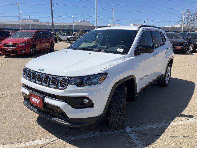 2025 Jeep Compass COMPASS LATITUDE 4X4