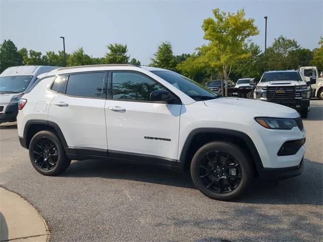 2025 Jeep Compass COMPASS LATITUDE 4X4