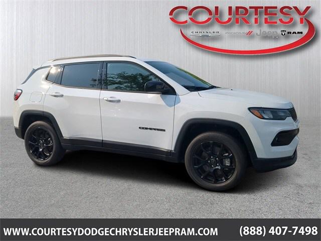 2025 Jeep Compass COMPASS LATITUDE 4X4