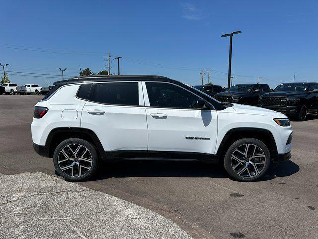 2025 Jeep Compass COMPASS LIMITED 4X4