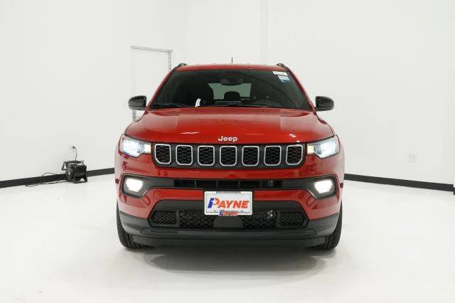 2025 Jeep Compass COMPASS LATITUDE 4X4