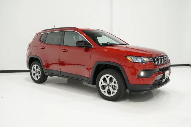 2025 Jeep Compass COMPASS LATITUDE 4X4