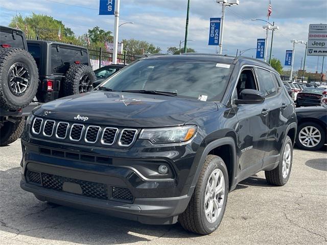 2025 Jeep Compass COMPASS LATITUDE 4X4