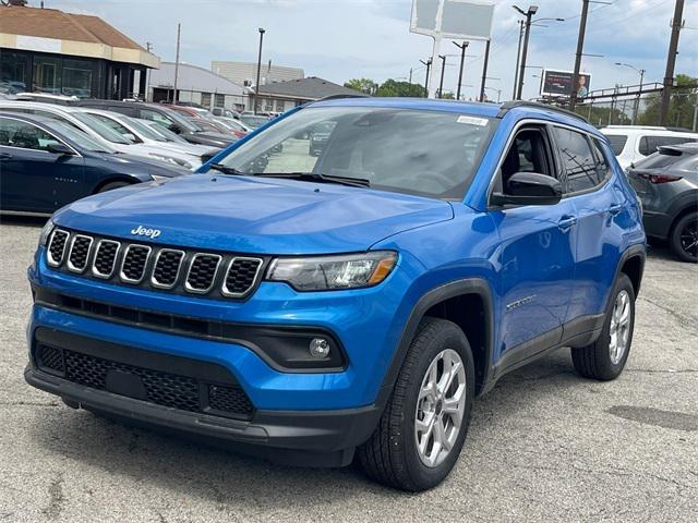 2025 Jeep Compass COMPASS LATITUDE 4X4