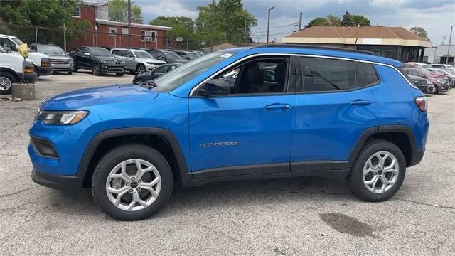 2025 Jeep Compass COMPASS LATITUDE 4X4