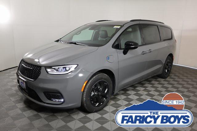 2025 Chrysler Pacifica Hybrid PACIFICA PLUG-IN HYBRID S APPEARANCE