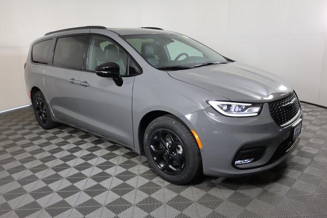 2025 Chrysler Pacifica Hybrid PACIFICA PLUG-IN HYBRID S APPEARANCE