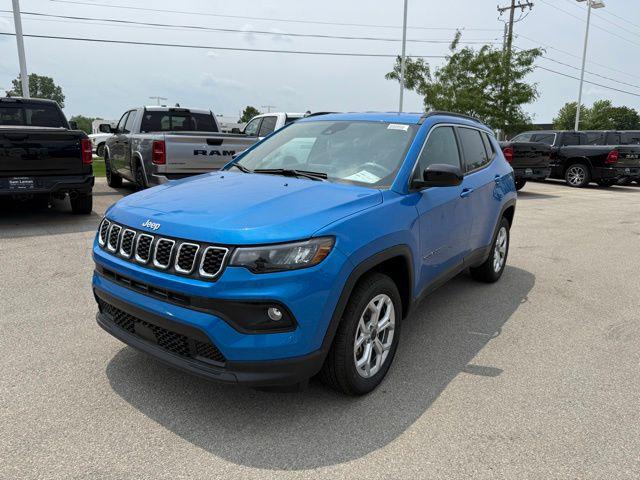 2025 Jeep Compass COMPASS LATITUDE 4X4