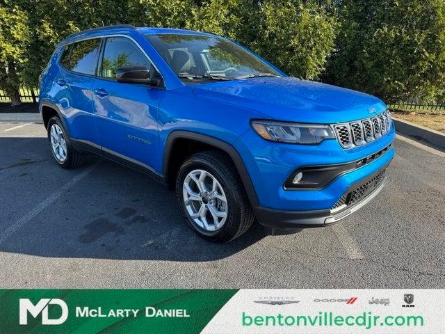 2025 Jeep Compass COMPASS LATITUDE 4X4