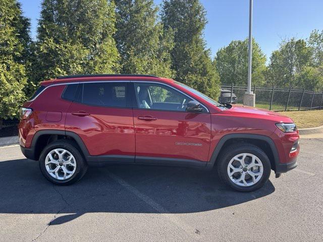 2025 Jeep Compass COMPASS LATITUDE 4X4