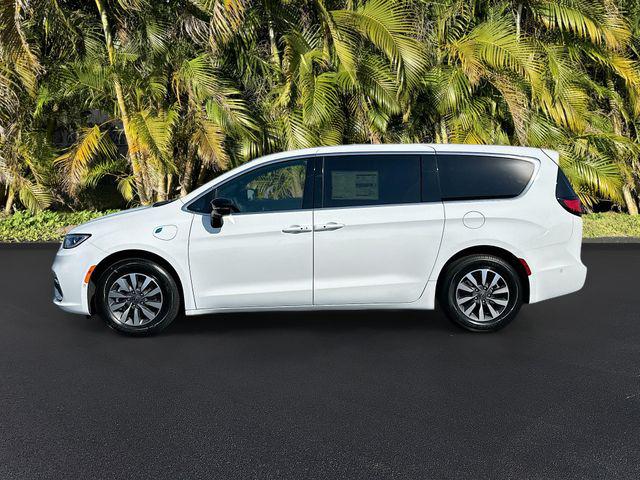 2025 Chrysler Pacifica Hybrid PACIFICA PLUG-IN HYBRID SELECT
