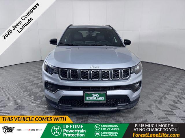 2025 Jeep Compass COMPASS LATITUDE 4X4