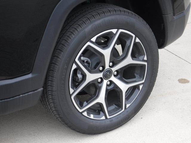 2025 Jeep Compass COMPASS LIMITED 4X4