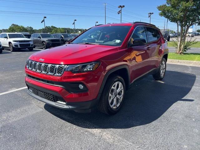 2025 Jeep Compass COMPASS LATITUDE 4X4