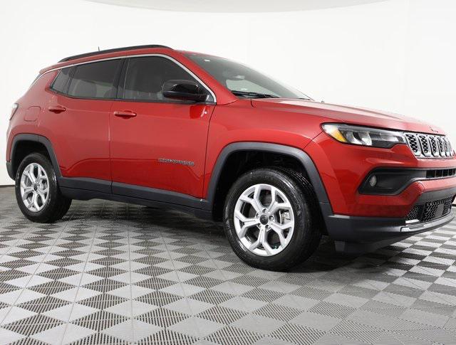 2025 Jeep Compass COMPASS LATITUDE 4X4