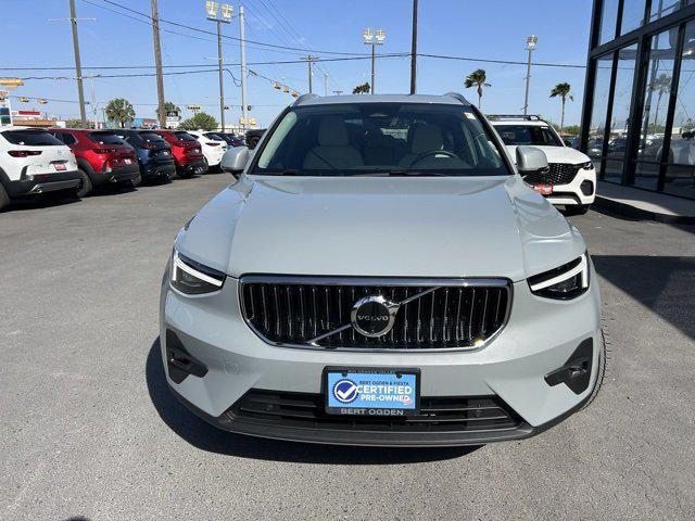 2025 Volvo XC40 B5 Plus Bright Theme 2025 Volvo XC40 B5 Plus Bright Theme