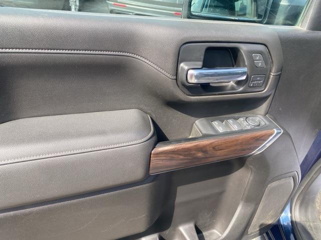 2022 GMC Sierra 2500HD 4WD Crew Cab Standard Bed SLT