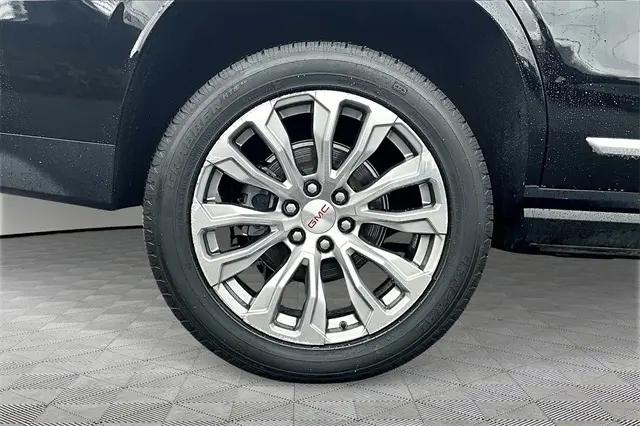 2022 GMC Yukon 4WD Denali