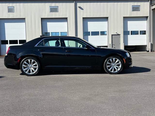 2019 Chrysler 300 Touring L