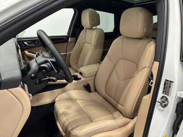 2025 Porsche Macan Macan