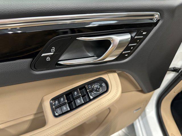 2025 Porsche Macan Macan