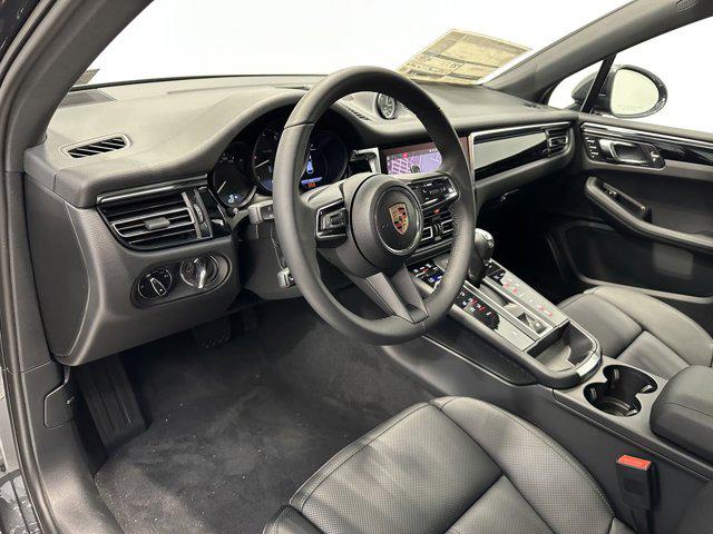 2025 Porsche Macan Macan