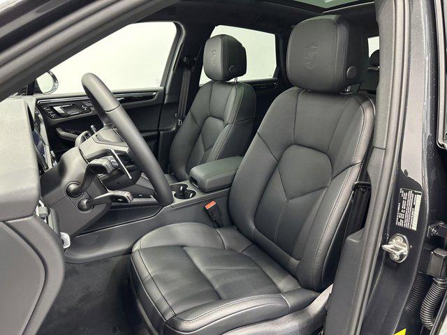 2025 Porsche Macan Macan