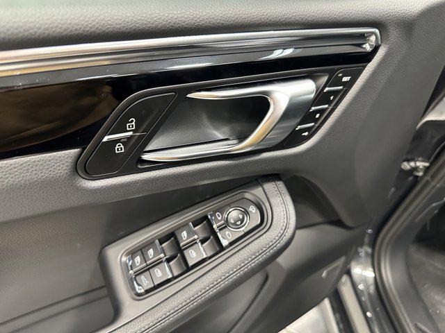 2025 Porsche Macan Macan