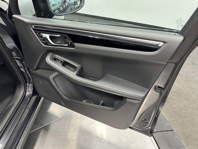 2025 Porsche Macan Macan
