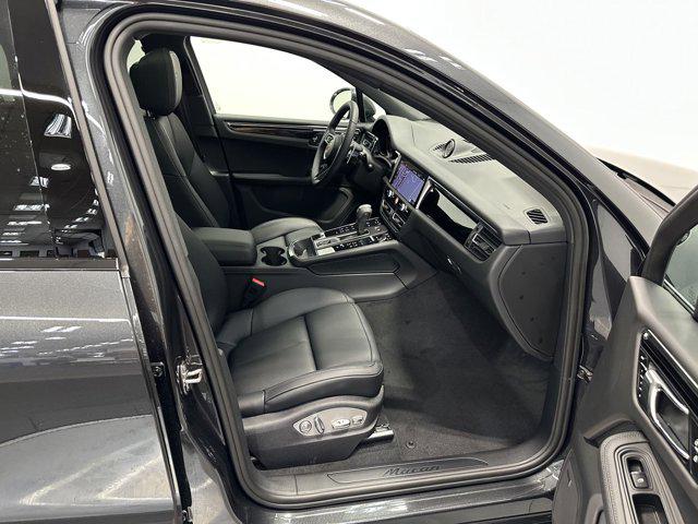 2025 Porsche Macan Macan