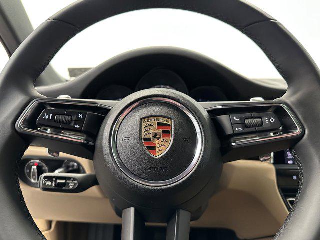 2025 Porsche Macan Macan