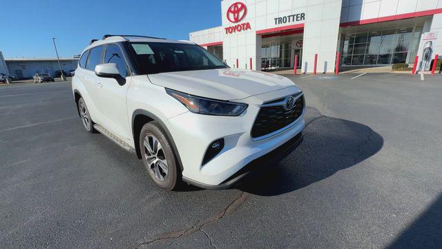 2024 Toyota Highlander Hybrid XLE