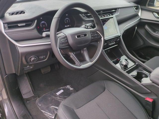 2025 Jeep Grand Cherokee GRAND CHEROKEE L LAREDO 4X4