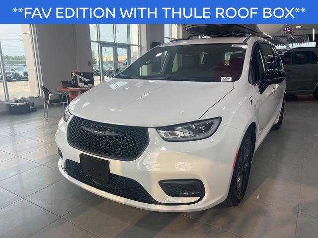 2025 Chrysler Pacifica Hybrid PACIFICA PLUG-IN HYBRID FAV EDITION PACKAGE