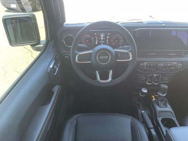 2025 Jeep Wrangler 4-Door Sahara 4x4