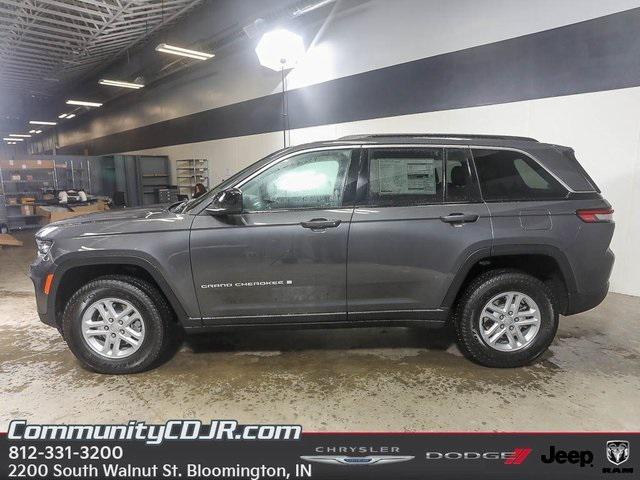 2025 Jeep Grand Cherokee GRAND CHEROKEE LAREDO 4X4
