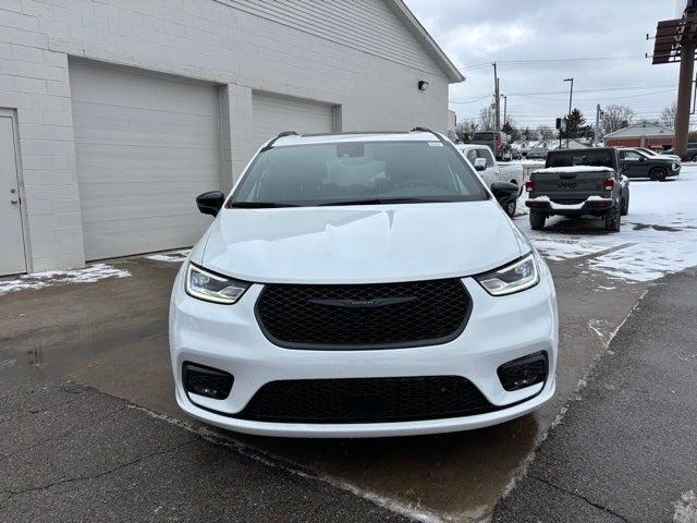 2025 Chrysler Pacifica Hybrid PACIFICA PLUG-IN HYBRID S APPEARANCE