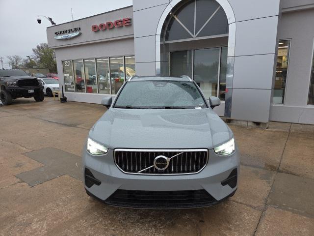 2024 Volvo XC40 B5 Core Bright Theme