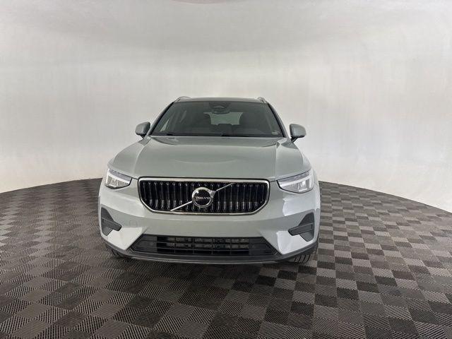 2024 Volvo XC40 B5 Core Bright Theme