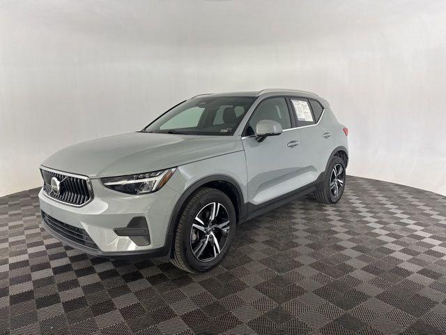 2024 Volvo XC40 B5 Core Bright Theme