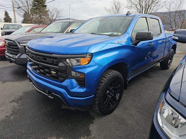 2022 Chevrolet Silverado 1500 4WD Crew Cab Standard Bed Custom