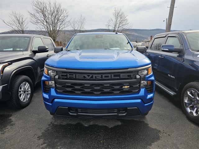 2022 Chevrolet Silverado 1500 4WD Crew Cab Standard Bed Custom