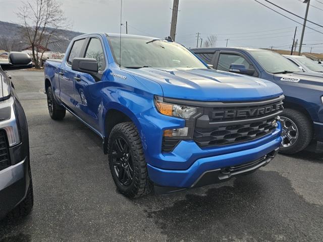 2022 Chevrolet Silverado 1500 4WD Crew Cab Standard Bed Custom