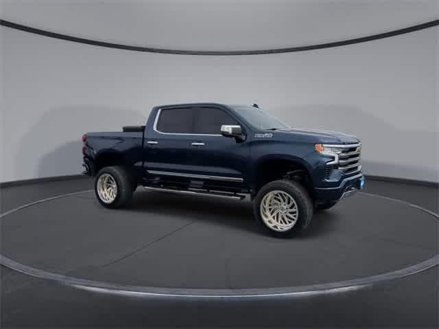 2022 Chevrolet Silverado 1500 4WD Crew Cab Short Bed High Country