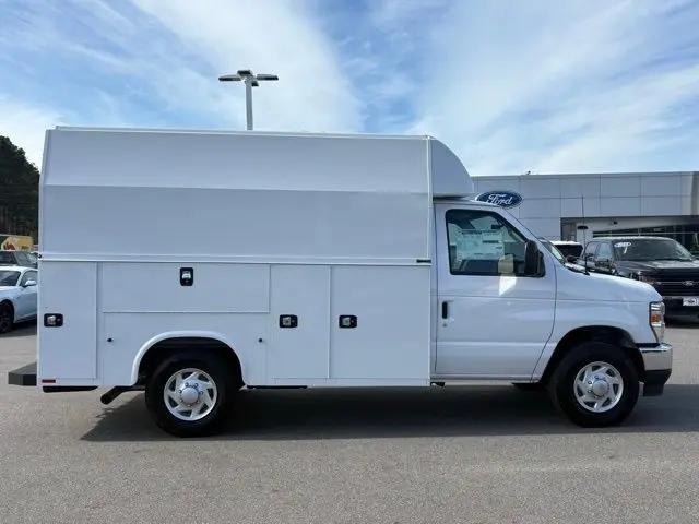 2025 Ford E-350 Cutaway E-Series Cutaway