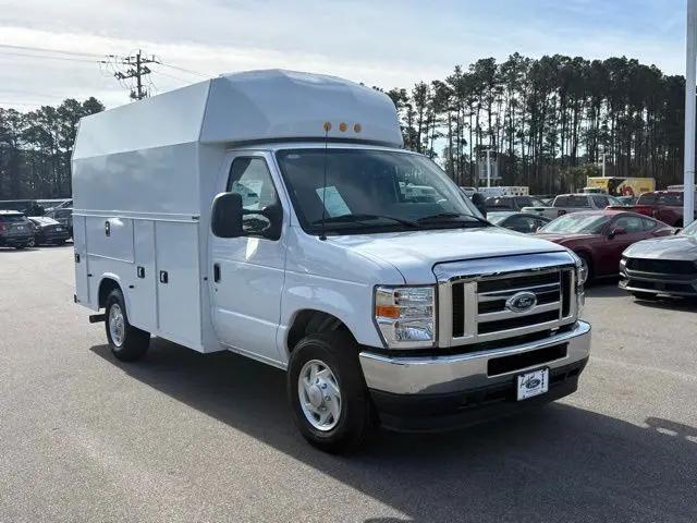 2025 Ford E-350 Cutaway E-Series Cutaway