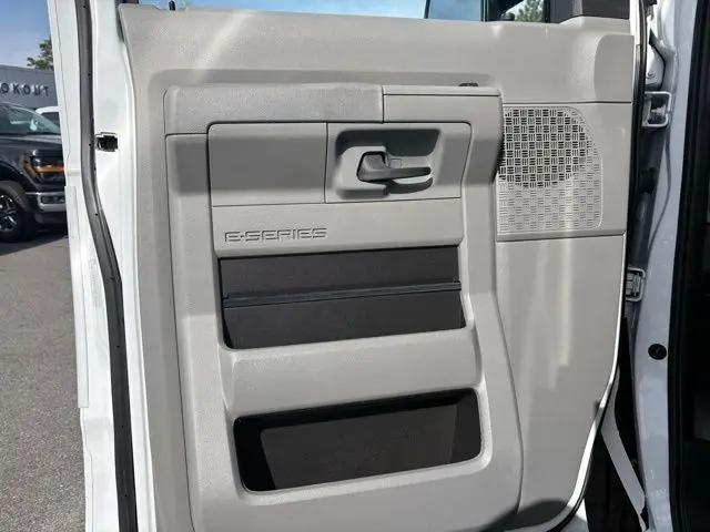 2025 Ford E-350 Cutaway E-Series Cutaway