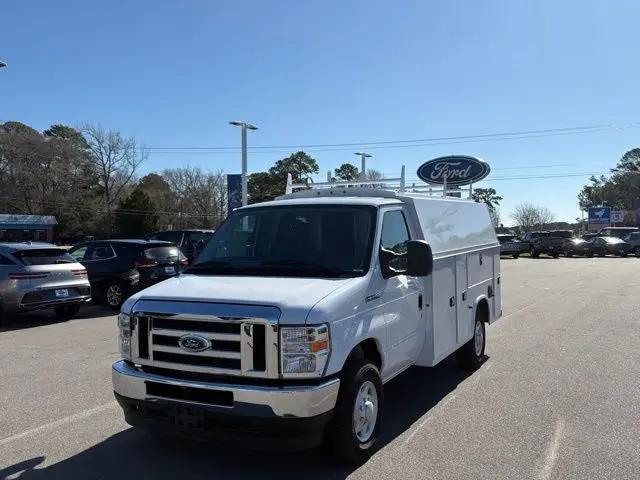 2025 Ford E-350 Cutaway E-Series Cutaway for sale in Morehead City, NC