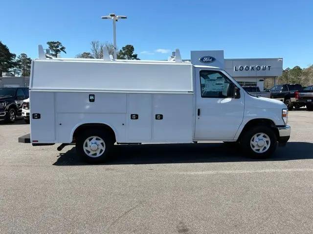 2025 Ford E-350 Cutaway E-Series Cutaway