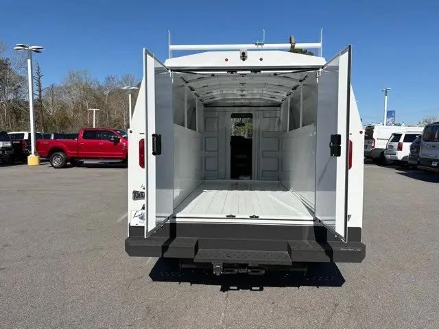 2025 Ford E-350 Cutaway E-Series Cutaway